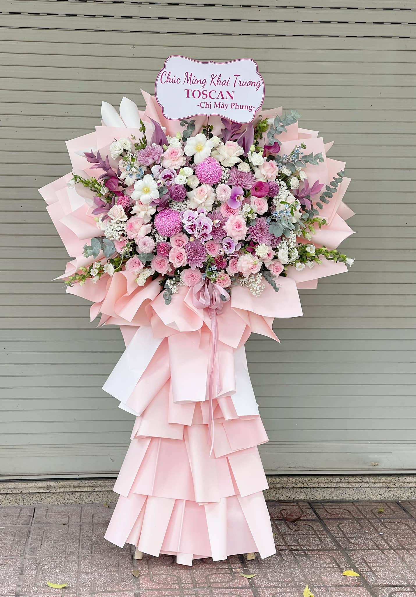 Tặng hoa khai trương phù hợp với người nhận mang nhiều ý nghĩa sâu sắc